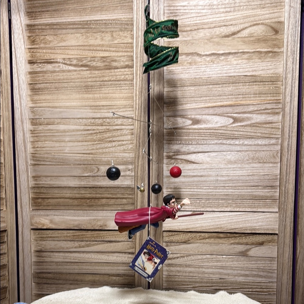 Hallmark Harry Potter Quidditch Mobile Balls Ribbon New Rare 2000